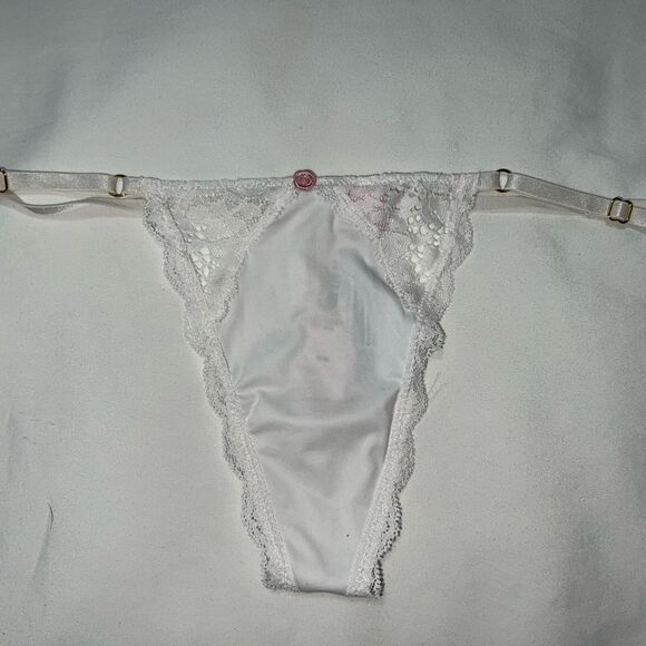 NWT- DREAM ANGELS
Lace-Trim Adjustable V-String Panty- size Medium - Picture 6 of 7